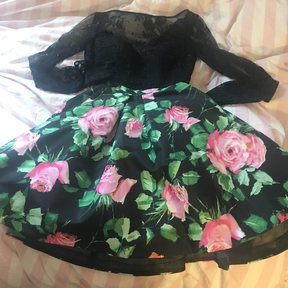 Sherri Hill 2pc short - Picture 5 of 7